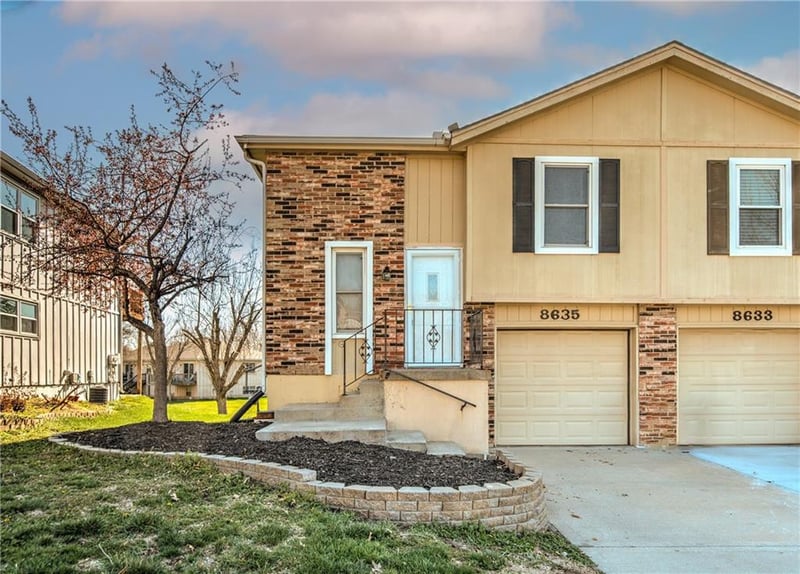 8635 Hull Ave, Kansas City, MO 64154