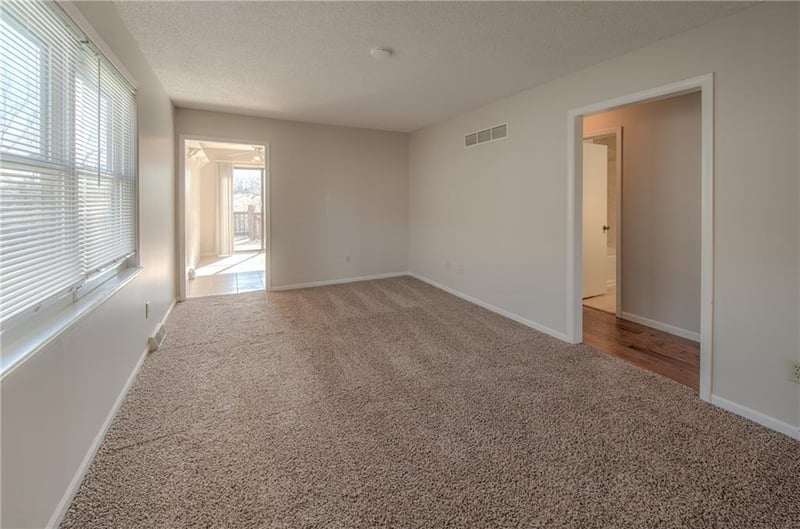 8635 Hull Ave, Kansas City, MO 64154