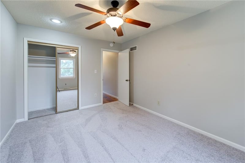 8635 Hull Ave, Kansas City, MO 64154