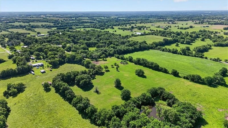 26100 Sugar Creek Rd, Archie, MO 64725