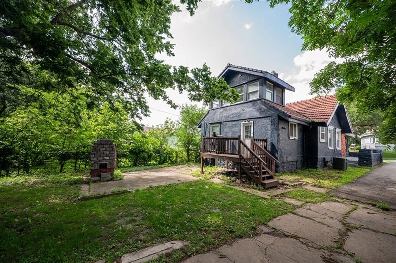 1105 Laurel Ave, Kansas City, KS 66104