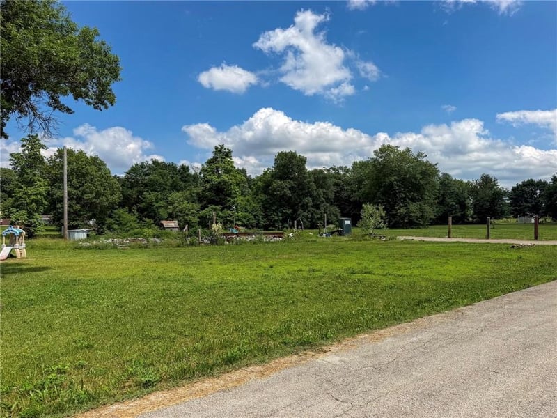 302 Oak St, Weir, KS 66781