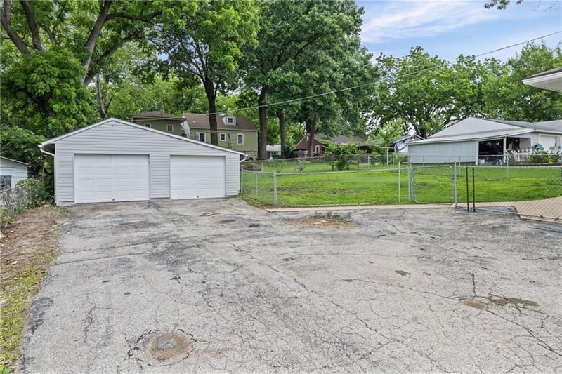 4614 Waverly Ave, Kansas City, KS 66104