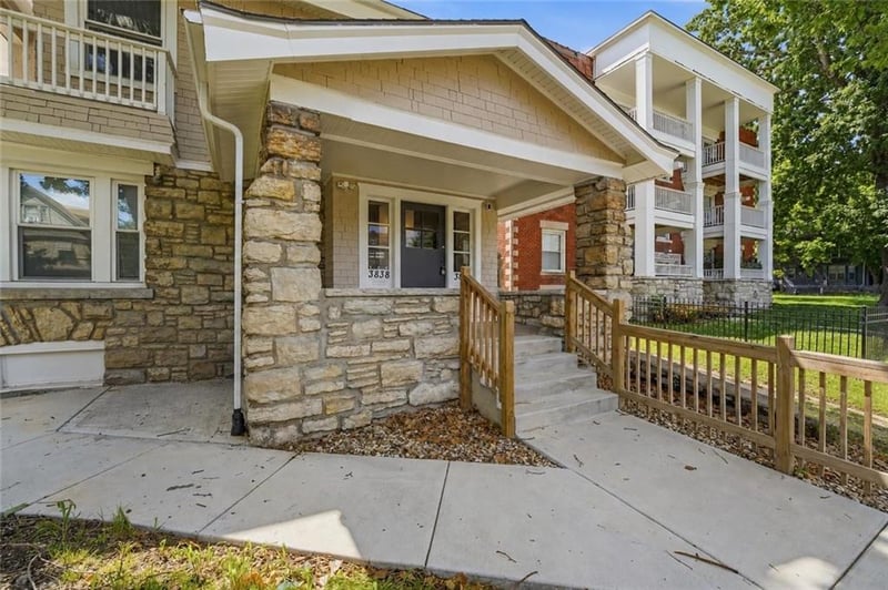 3836 Wyandotte St, Kansas City, MO 64111