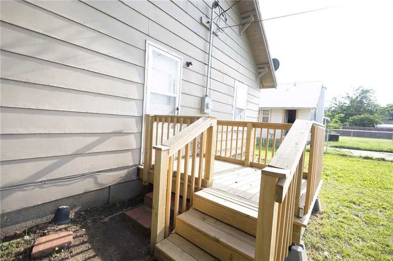 1108 9th St, Coffeyville, KS 67337