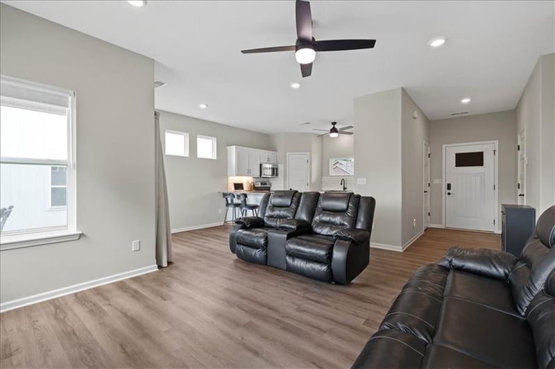 407 Sycamore Ct, Oak Grove, MO 64075