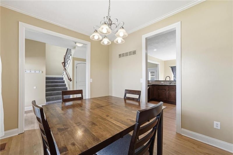 12229 Pine Valley Dr, Kansas City, KS 66109
