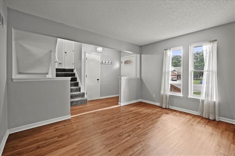 8217 Switzer St, Overland Park, KS 66204