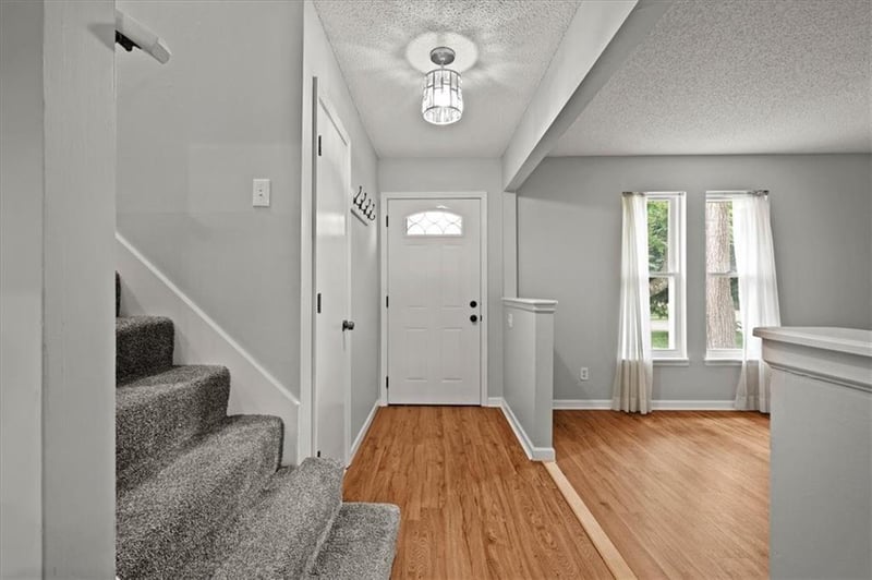 8217 Switzer St, Overland Park, KS 66204