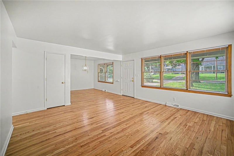 1184 77th Ter, Kansas City, MO 64131