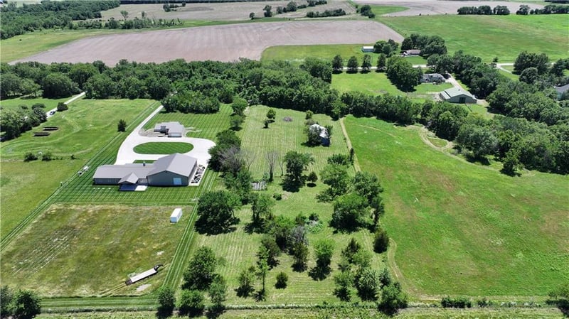 26870 199th St, Gardner, KS 66030