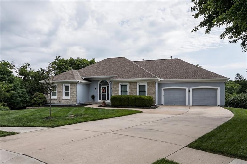 6001 Hallet St, Shawnee, KS 66216