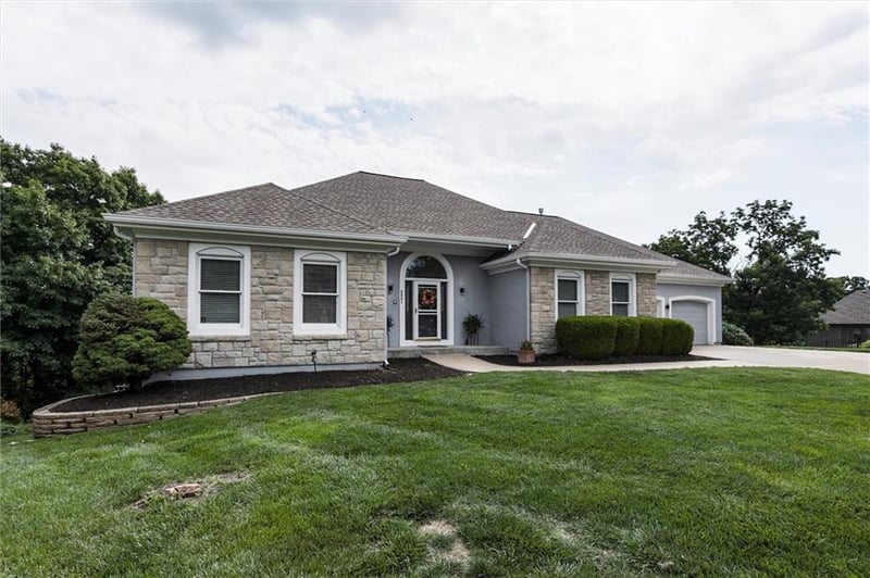 6001 Hallet St, Shawnee, KS 66216