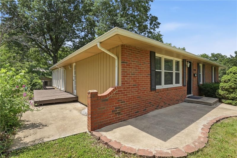 8506 Maple Ave, Kansas City, MO 64138