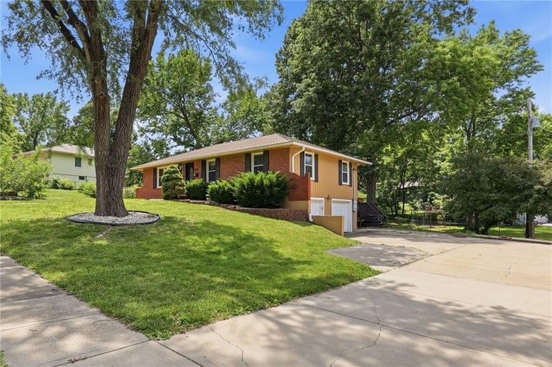 8506 Maple Ave, Kansas City, MO 64138