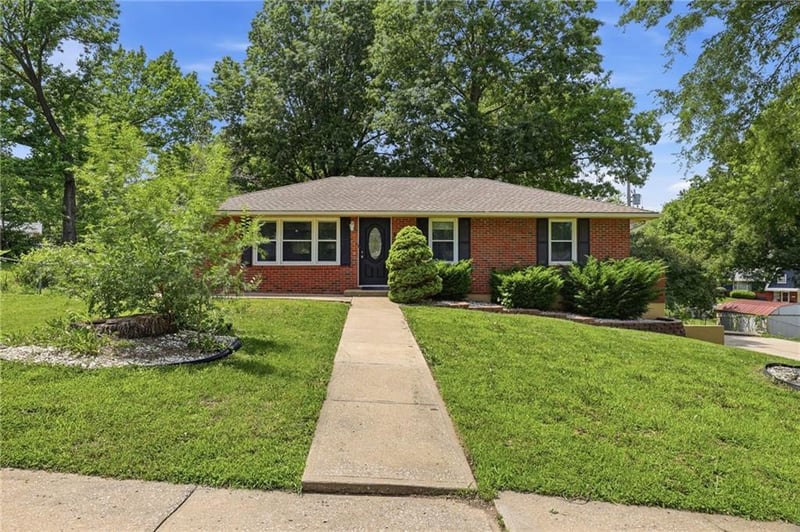 8506 Maple Ave, Kansas City, MO 64138
