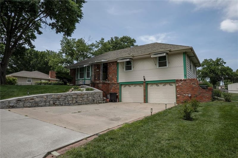 7912 Elizabeth Ave, Kansas City, KS 66112