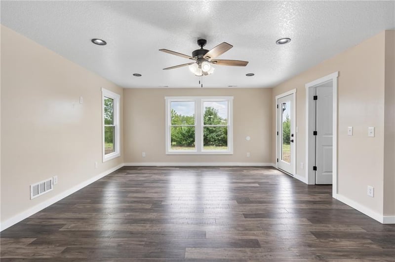 113 Westwood Dr, Gallatin, MO 64640