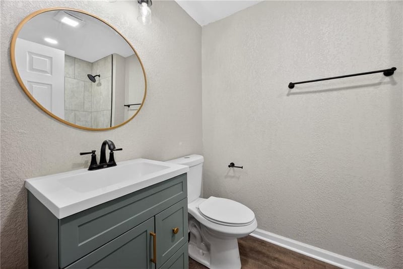 302 Corder St, Lee's Summit, MO 64063