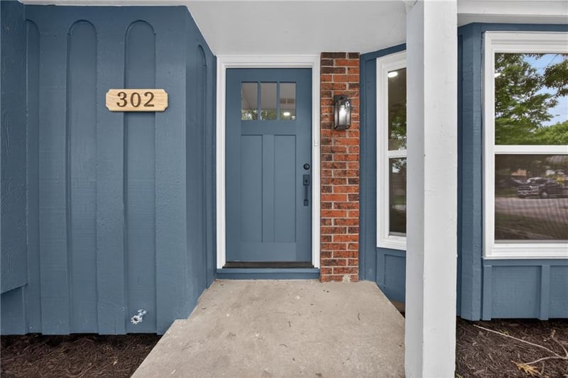 302 Corder St, Lee's Summit, MO 64063