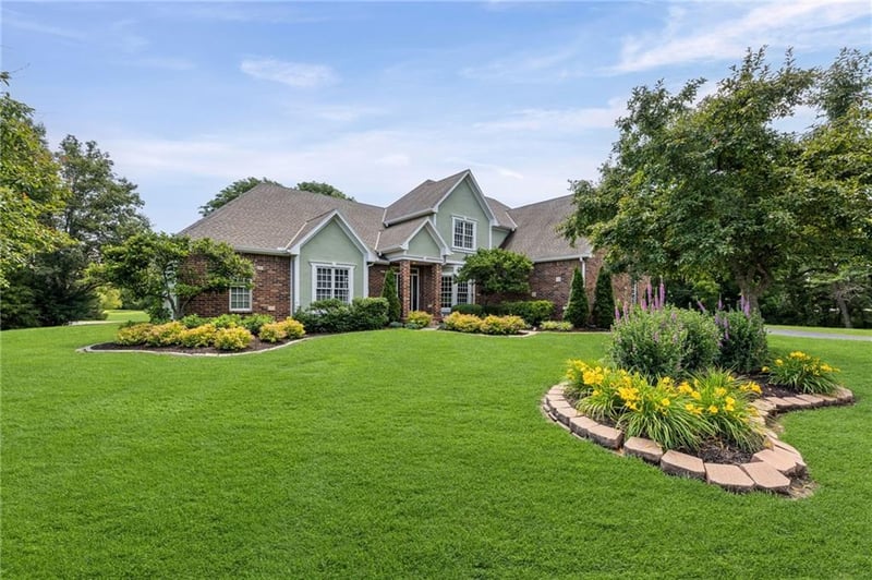 7447 Mize Rd, Shawnee, KS 66227