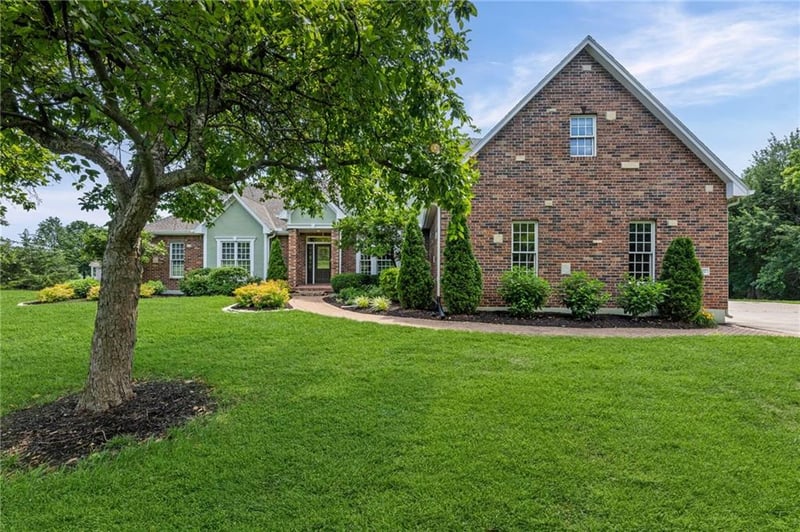 7447 Mize Rd, Shawnee, KS 66227
