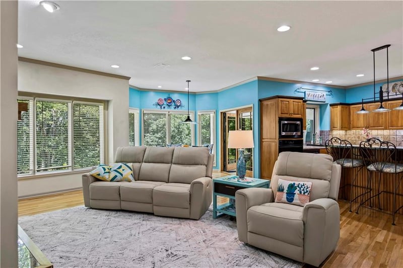 180 E Loch Lloyd Pw, Loch Lloyd, MO 64012