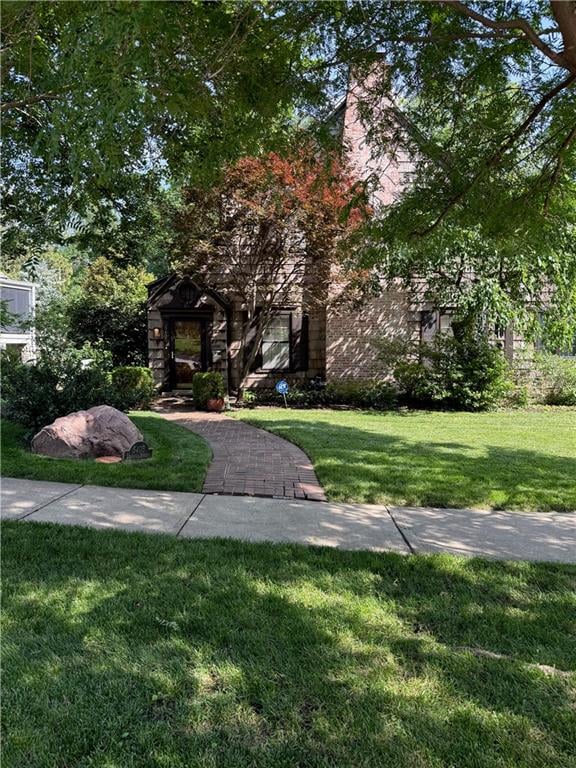 5405 Locust St, Kansas City, MO 64110