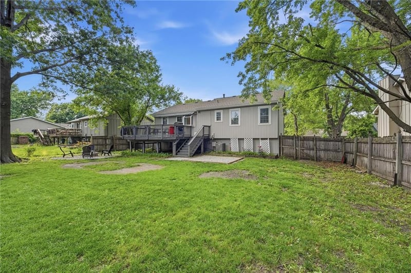 1037 Valley Rd, Olathe, KS 66061
