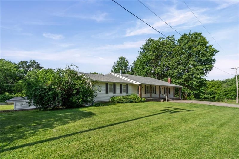 503 Hallar Ave, Gower, MO 64454