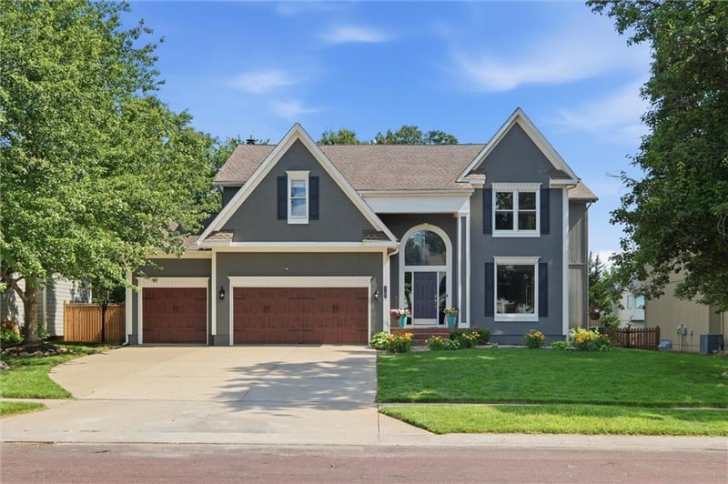 5705 W 153rd St, Overland Park, KS 66223