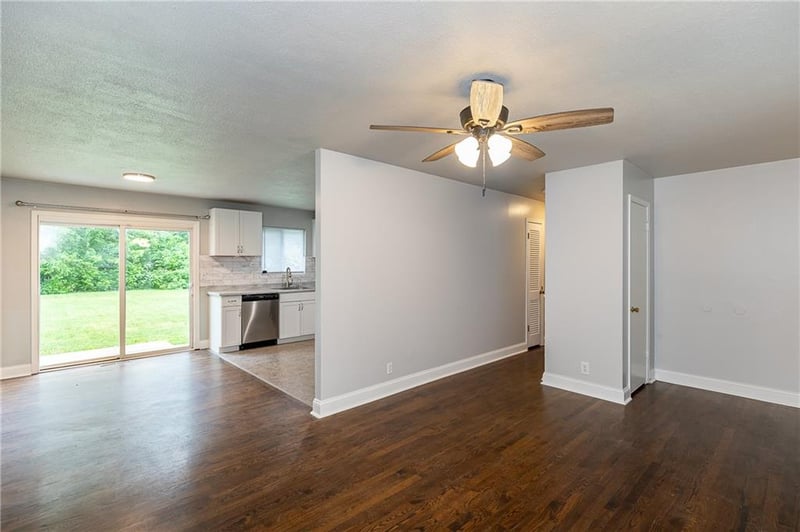11012 74th St, Raytown, MO 64133