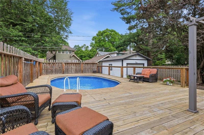 5827 Holmes St, Kansas City, MO 64110