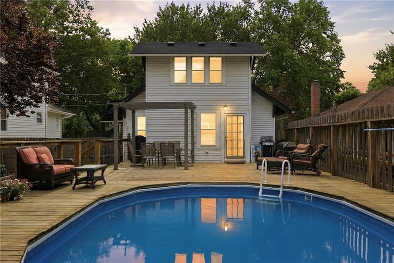 5827 Holmes St, Kansas City, MO 64110