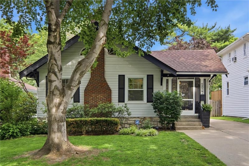 5827 Holmes St, Kansas City, MO 64110