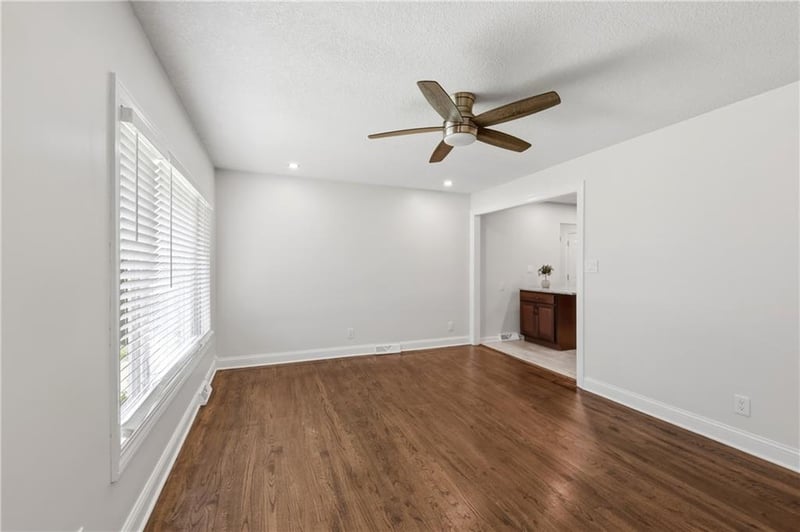 12718 92 St, Lenexa, KS 66215