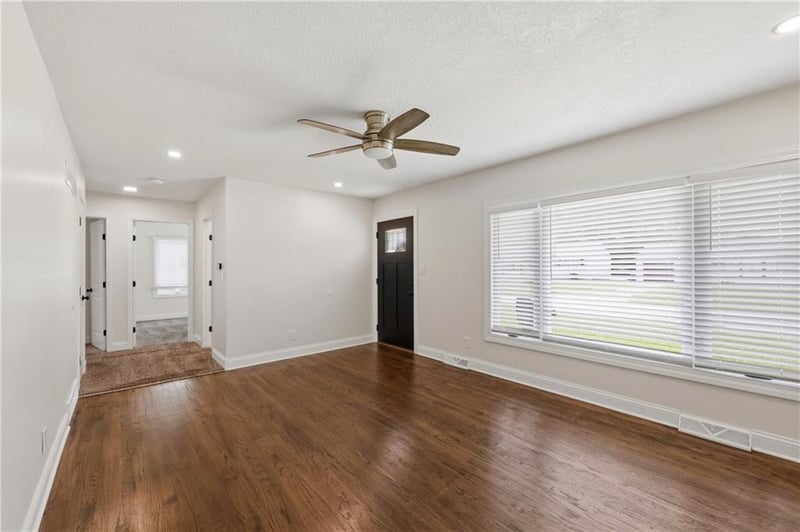 12718 92 St, Lenexa, KS 66215