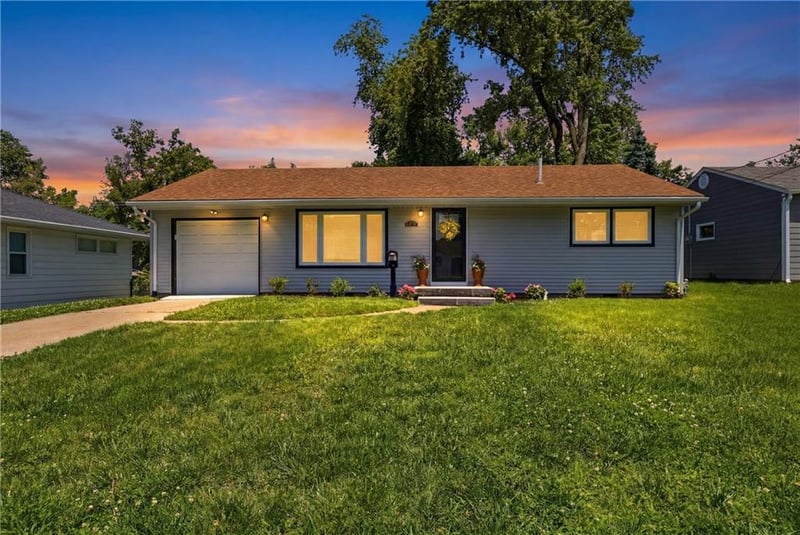 12718 92 St, Lenexa, KS 66215