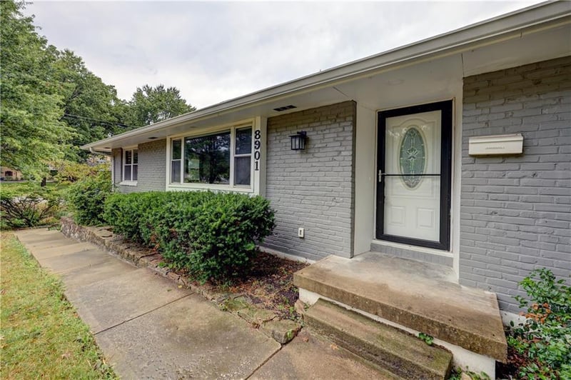 8901 Mission Rd, Leawood, KS 66206