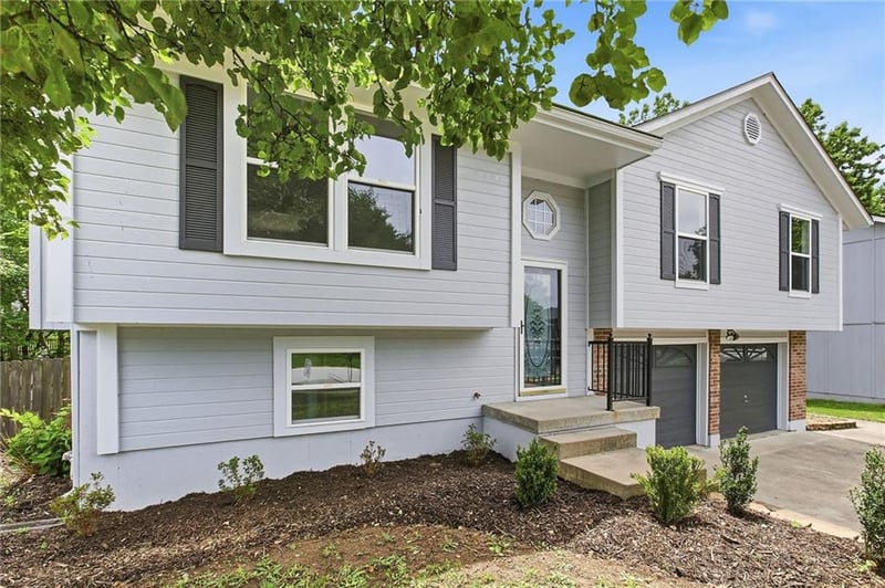 1130 Eastman Ct, Blue Springs, MO 64015
