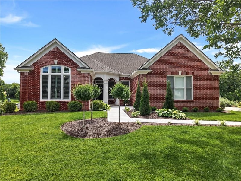 Howe Dr, Leawood, KS 66224