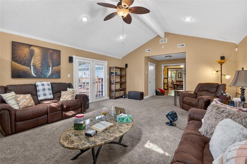 6204 Hedges Ave, Raytown, MO 64133