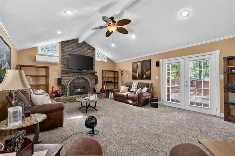 6204 Hedges Ave, Raytown, MO 64133