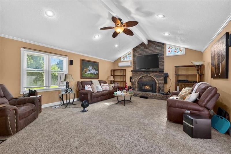 6204 Hedges Ave, Raytown, MO 64133
