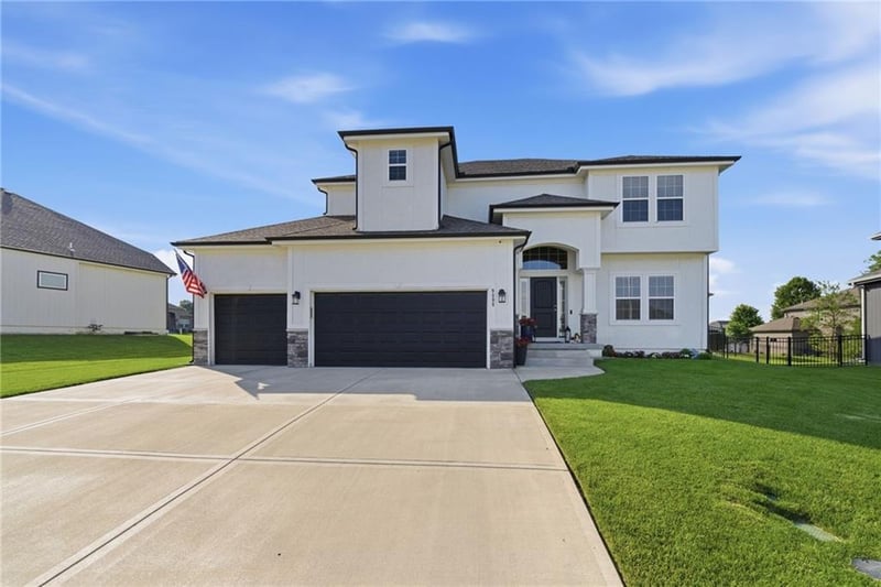 9305 98th Ter, Kansas City, MO 64157