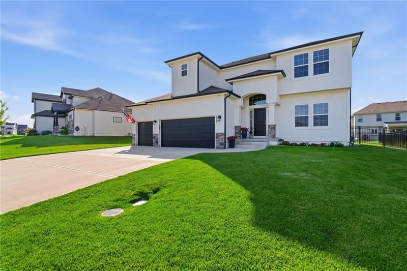 9305 98th Ter, Kansas City, MO 64157