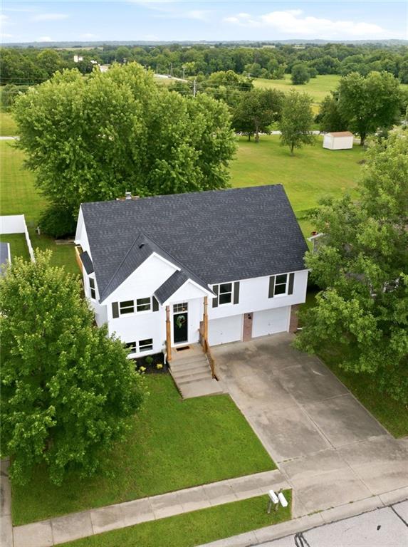207 Parkway Dr, Warrensburg, MO 64093