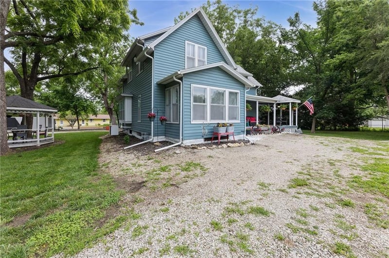 103 1st St, Wellsville, KS 66092