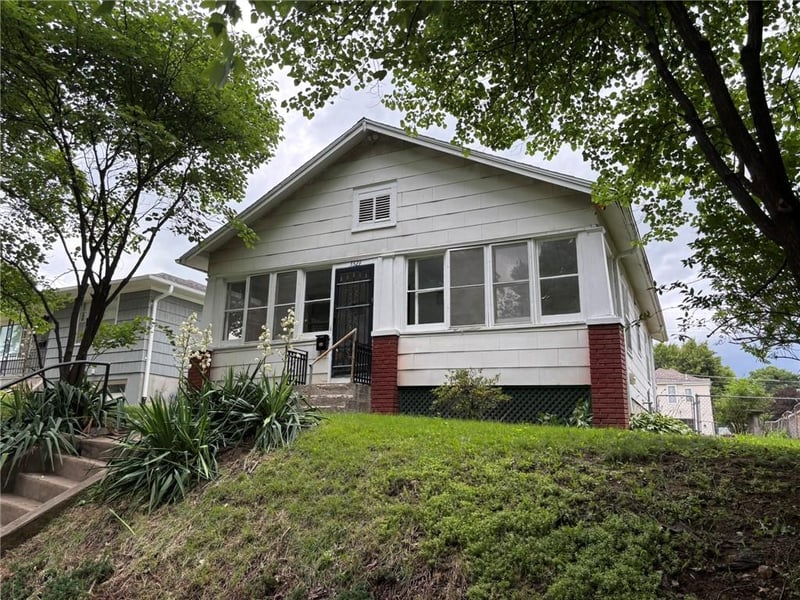 3329 Duncan St, St Joseph, MO 64507