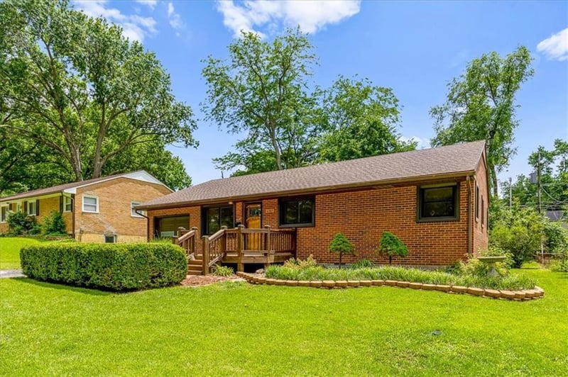 6305 82nd Ter, Overland Park, KS 66204